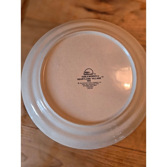 4 Heartland Village 10.5" Dinner Plate Farm Scene 105 International - Picture 7 of 7